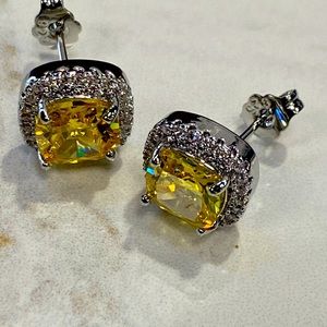 💛Yellow cushion crystal earrings